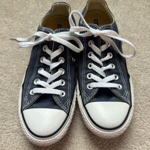 Converse navy and white low-top canvas sneakers W7 M5
